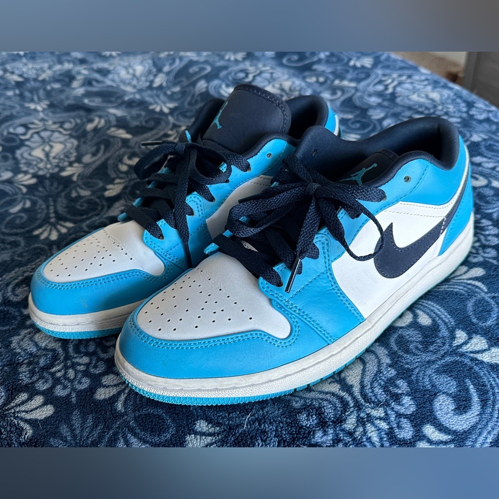 Nike Jordan 1 Low UNC